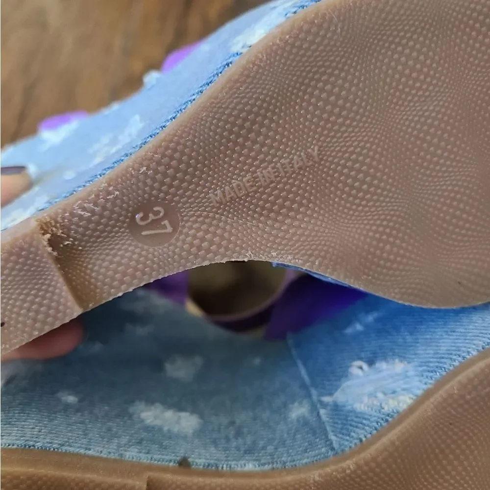 NWOT Isabella Lorusso Vera Wedges